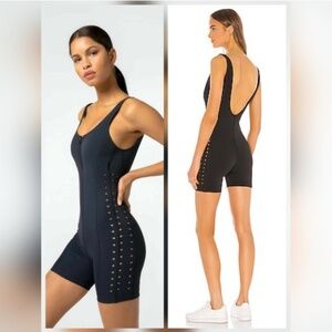 13. NWT- GIGI C maxine romper black Sz S
